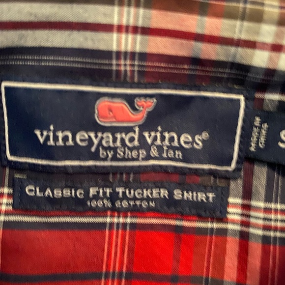 SALE! NWT Vineyard Vines red and blue plaid button down shirt Men’s Small inBOX - Picture 2 of 3